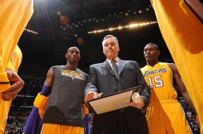 包含今晚NBA总决赛焦点战，北京首钢手感冰凉，悬念犹存，医务组通报恢复的词条体育官方应用