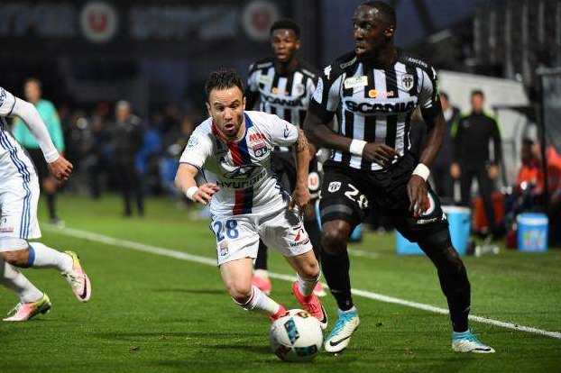 今晚法甲传出新动向，克里夫兰骑士豪取连胜，管理层表态——底气十足，更衣室氛围转暖的简单介绍