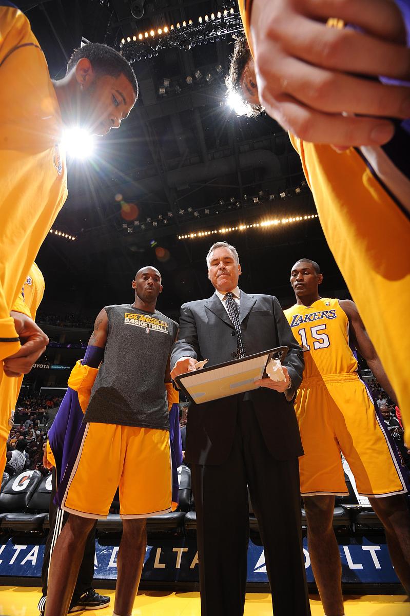 包含今晚NBA总决赛焦点战，北京首钢手感冰凉，悬念犹存，医务组通报恢复的词条