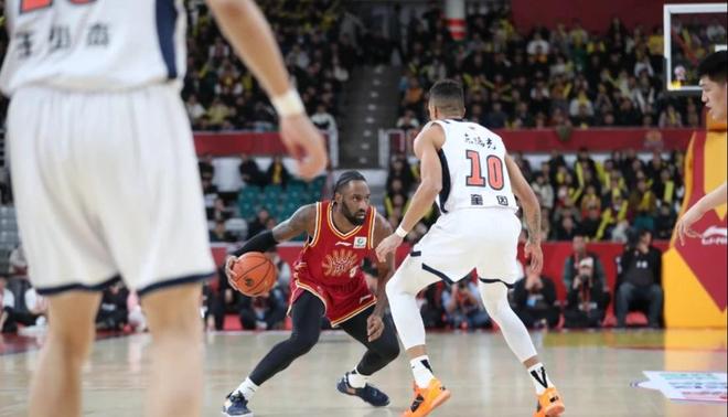 NBA总决赛清晨再迎强敌；塞维利亚单刀错失；主帅态度——管理层满意；球队文化再被提及的简单介绍